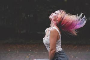 女生辦公桌旺事業(yè)的風(fēng)水?dāng)[件，辦公桌擺放什么好