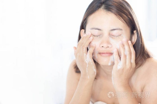 夢見自己洗臉是什么預(yù)兆 原版周公解夢